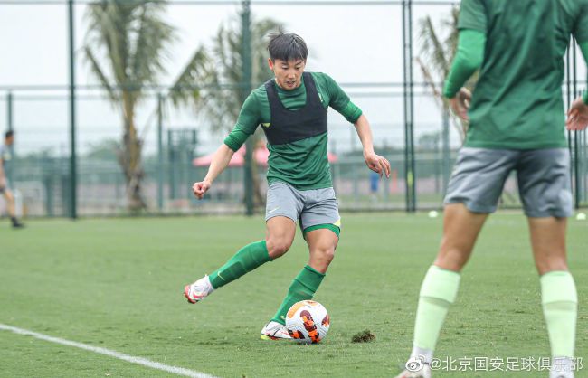 美女胸又黄又