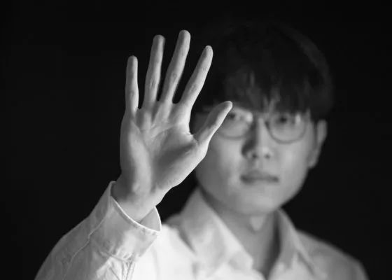 憋尿视频搞笑